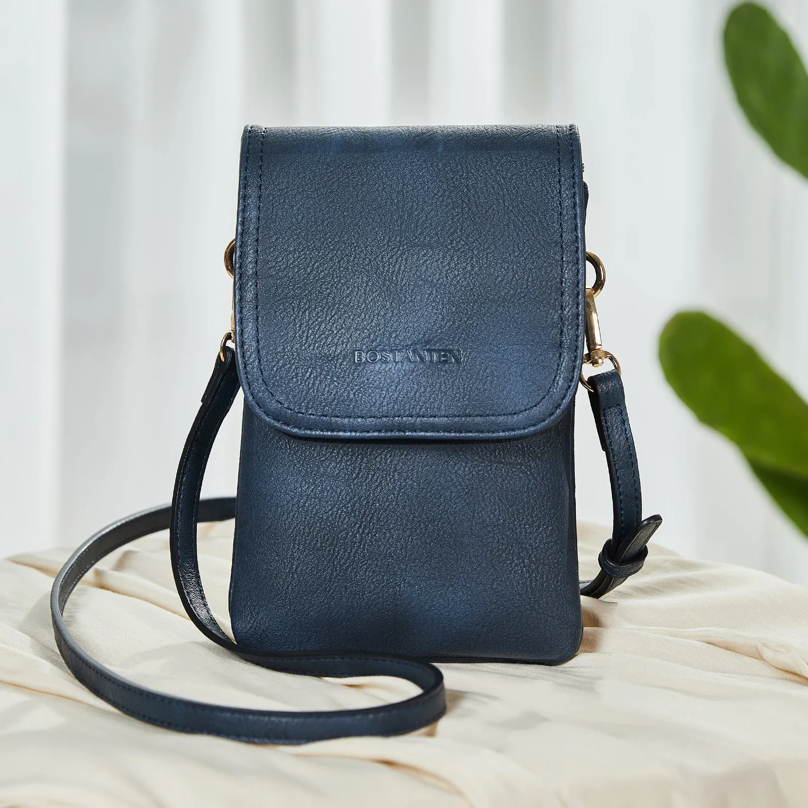 Evelyn Leather Crossbody Phone Wallet For Women —— Boudoir Style